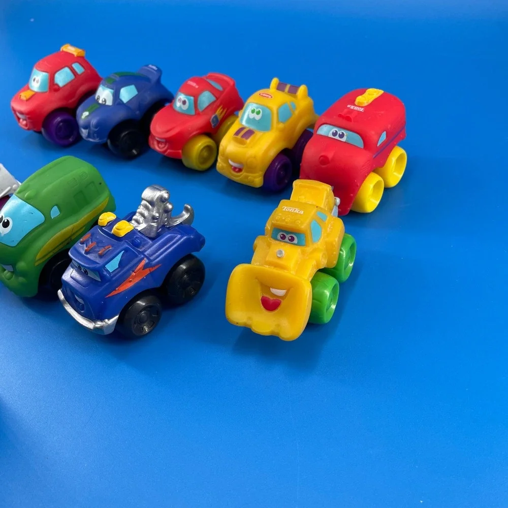 Mixed Lot Tonka Chucky Friends Vehicles & Plastic Rainbow Counters Manipulatives